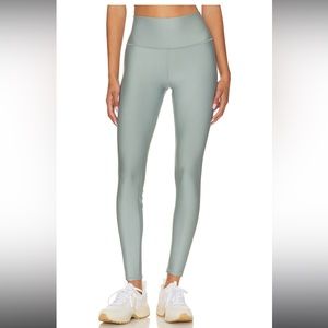 Alo Cosmic Grey 7/8 Length Airlift Leggings SIZE XS.